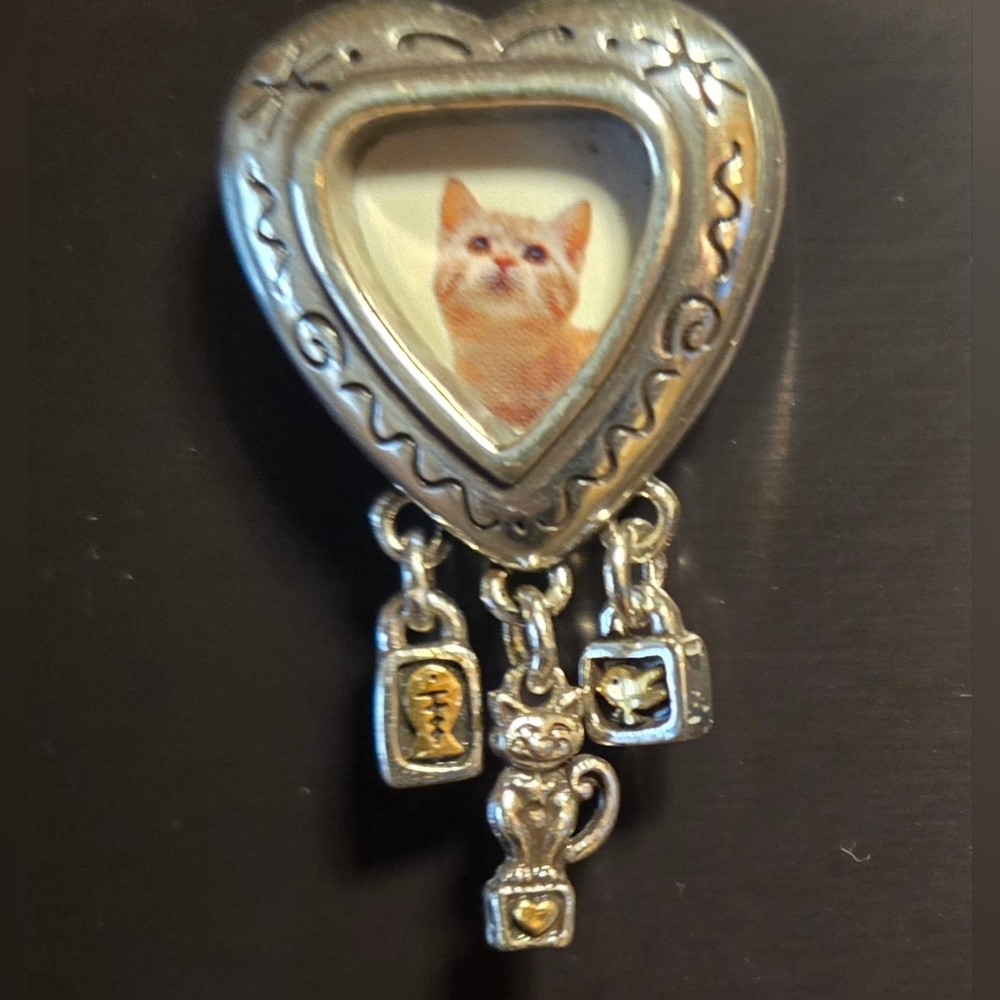 Brighton Heart-Shaped Cat Picture Magnet - Vintage Retired
